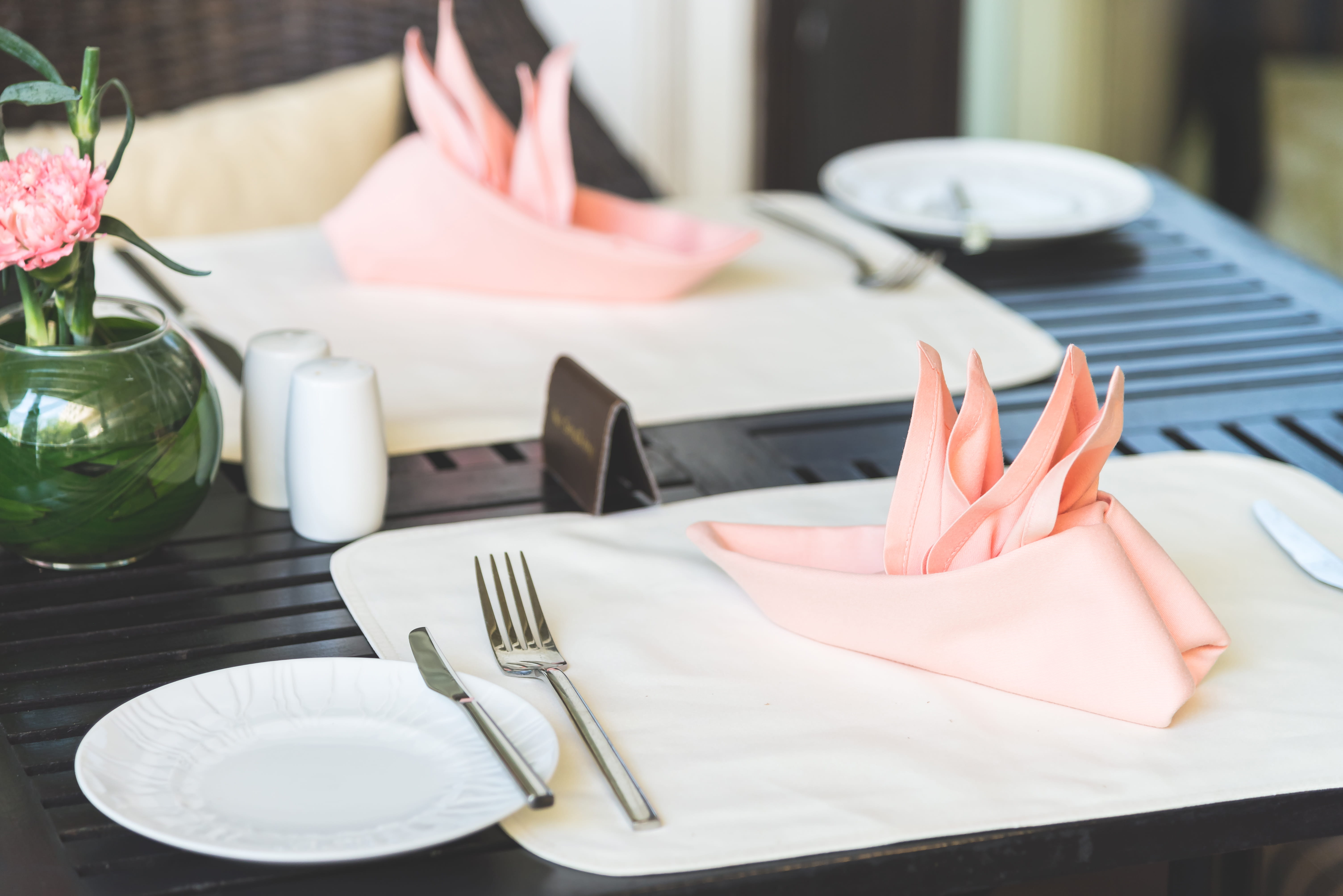 Professional Laundry Service for Restaurants and Cafés